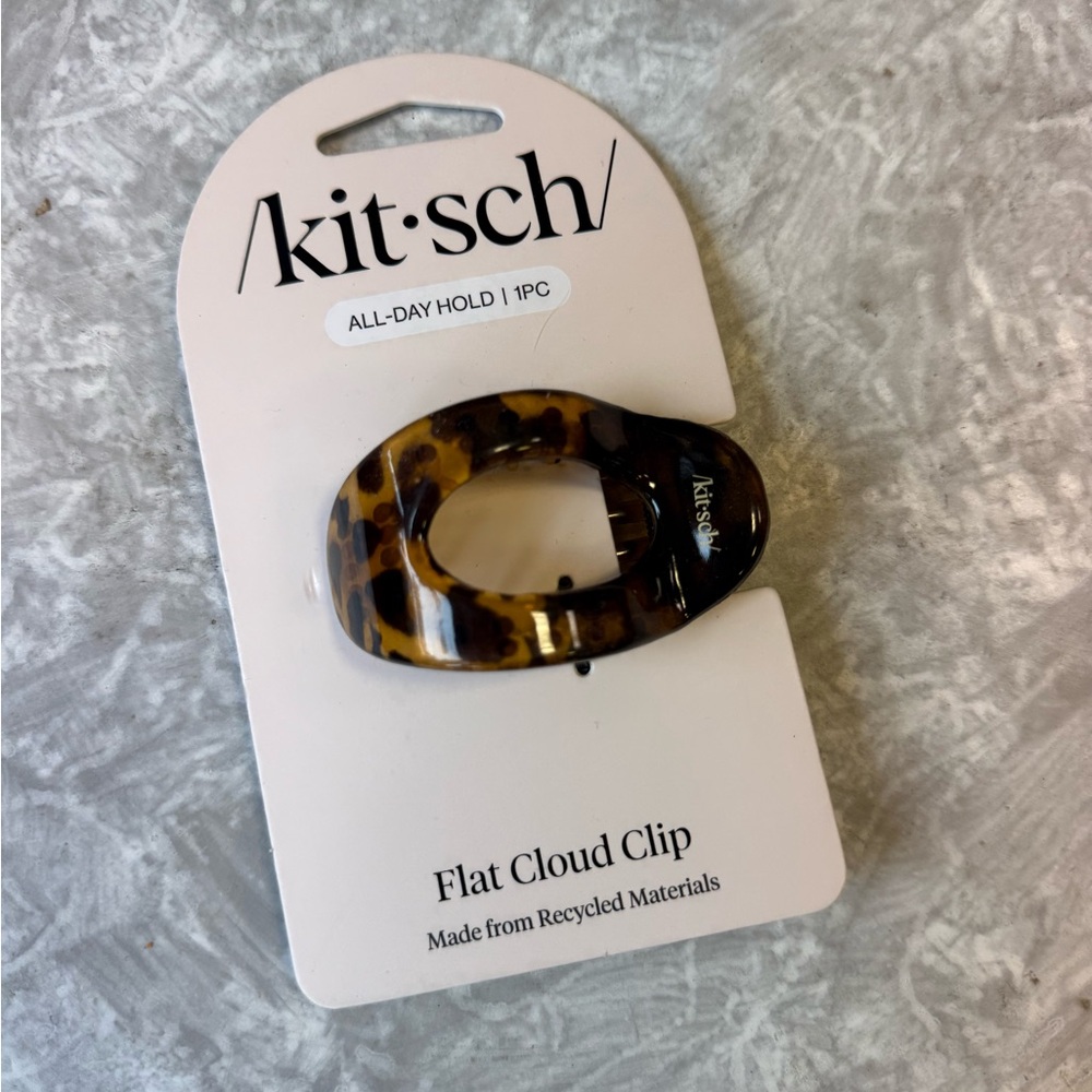 Kitsch Leopard Flat Cloud Clip